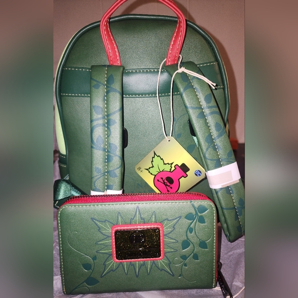 Brand New! Loungefly Poison Ivy Glow in the Dark Mini Backpack + Wallet 💚 - Picture 9 of 13